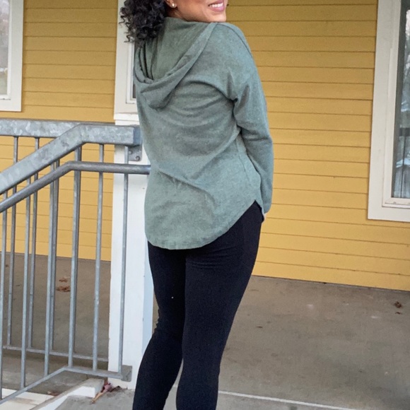 Sage green long sleeve hoodie shirt top, sz SM - Picture 12 of 16